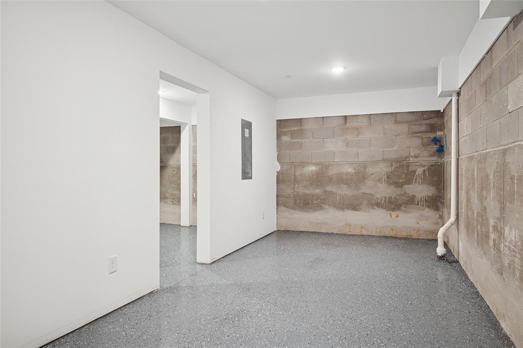4070 Oak Circle Addison, TX 75001 - Photo 36 of 38 a view of an empty room with a glass door