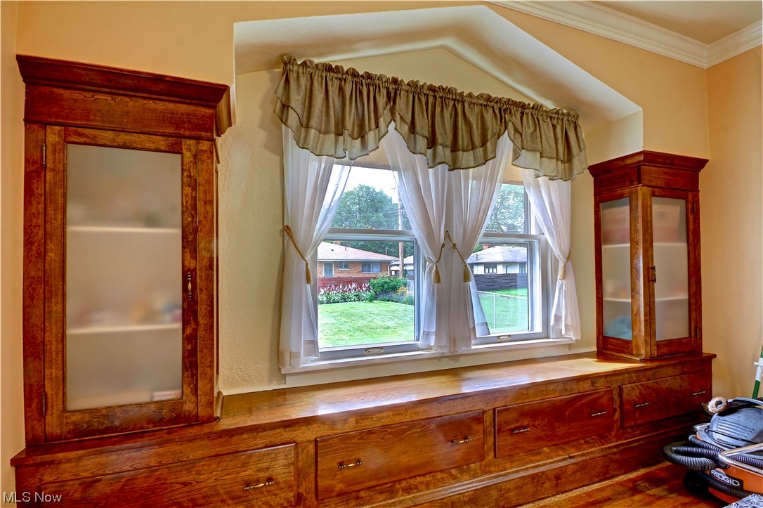 3471 Doris Road Cleveland, OH 44111 - Photo 7 of 30 Gallery Image 7
