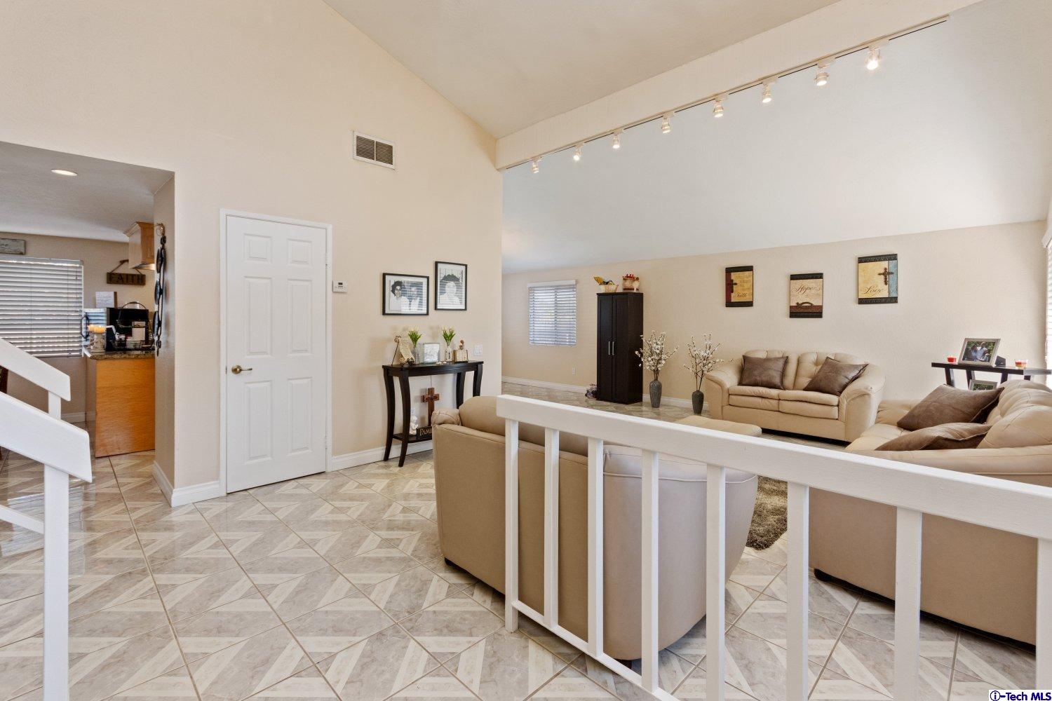43 Old Wood Road Phillips Ranch, CA 91766 - Photo 5 of 30 Gallery Image 5