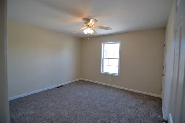 $950 | 248 Executive Avenue, Unit 1B, Clarksville, TN 37042