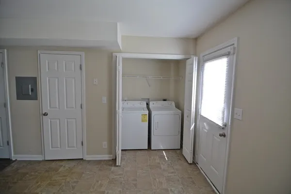$950 | 248 Executive Avenue, Unit 1B, Clarksville, TN 37042