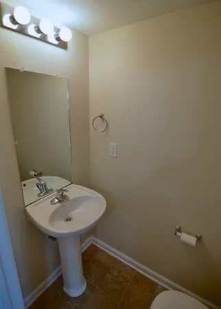 $950 | 248 Executive Avenue, Unit 1B, Clarksville, TN 37042