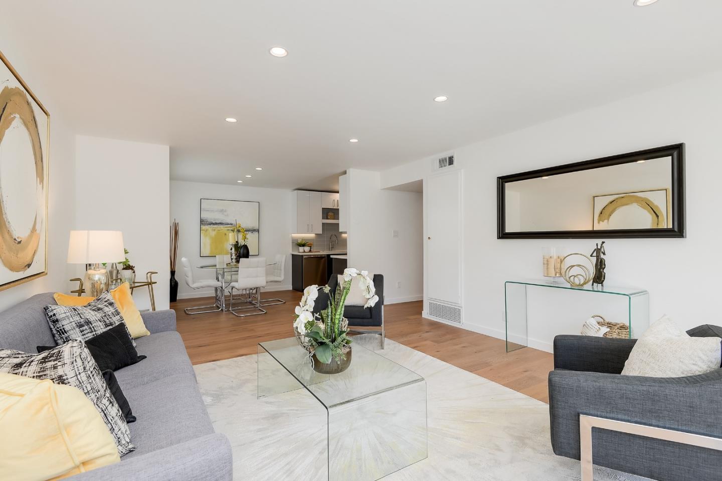 21 Willow Road, Unit 24 Menlo Park, CA 94025 - Photo 2 of 22 a living room with furniture