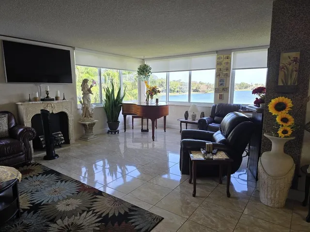 $2,600 | Undisclosed Address, Miami, FL 33179