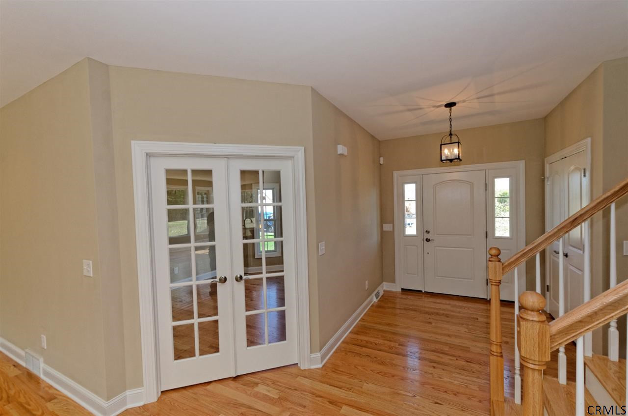 25 Charterpoint Road Colonie, NY 12189 - Photo 4 of 25 Photo 4