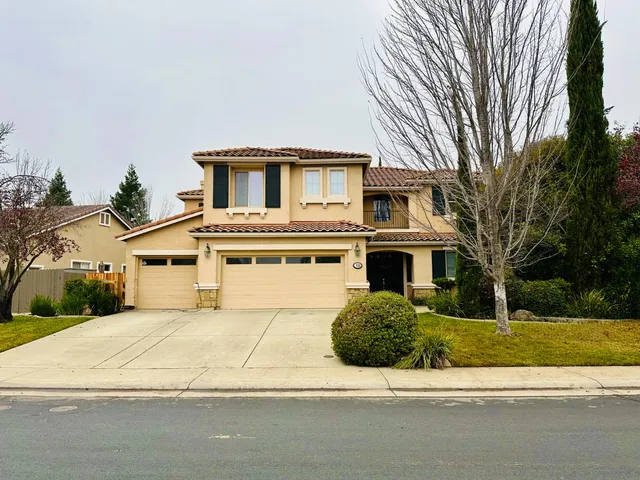 front view of house with a yard