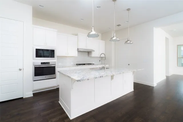 $895,000 | 6708 Kalahari Drive, Austin, TX 78739