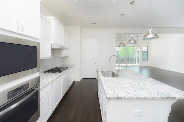 $895,000 | 6708 Kalahari Drive, Austin, TX 78739