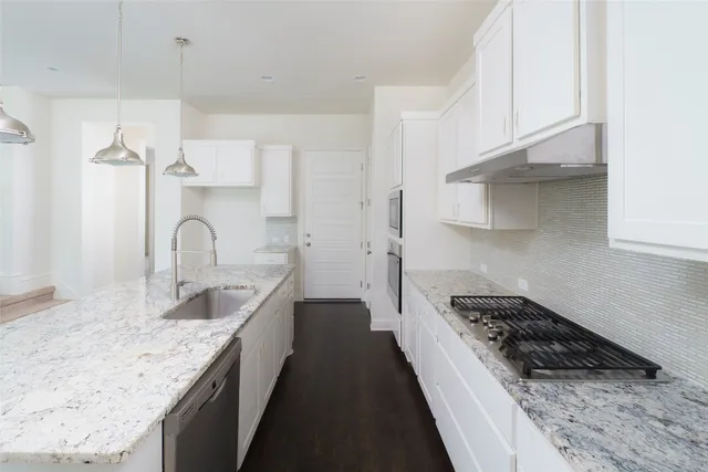 $895,000 | 6708 Kalahari Drive, Austin, TX 78739