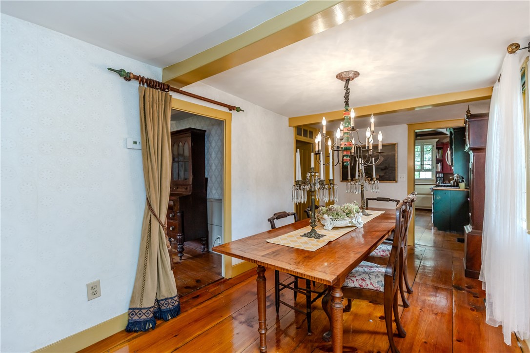 1409 Hope Road Cranston, RI 02831 - Photo 11 of 42 Dining room