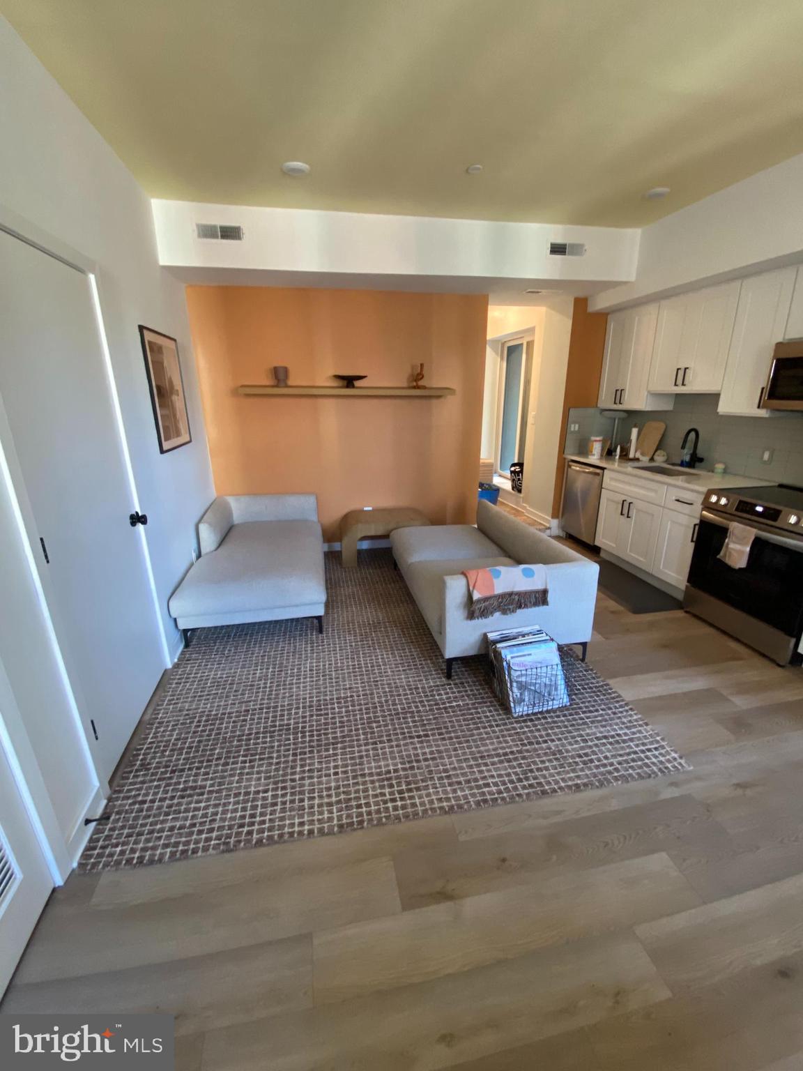 724 South 4th Street, Unit 2R Philadelphia, PA 19147 - Photo 3 of 18