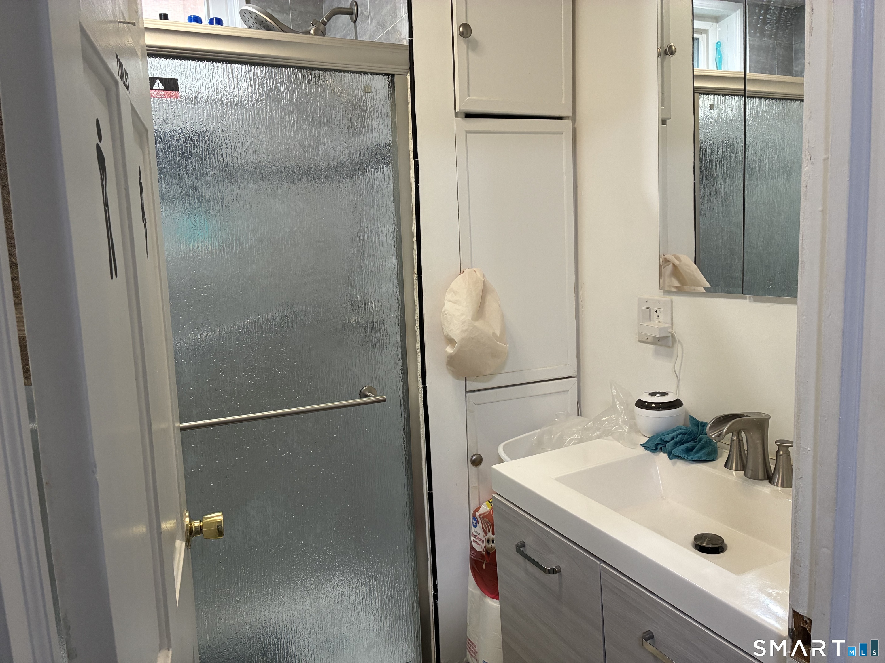 35 Clinton Street Torrington, CT 06790 - Photo 8 of 15 Gallery Image 8