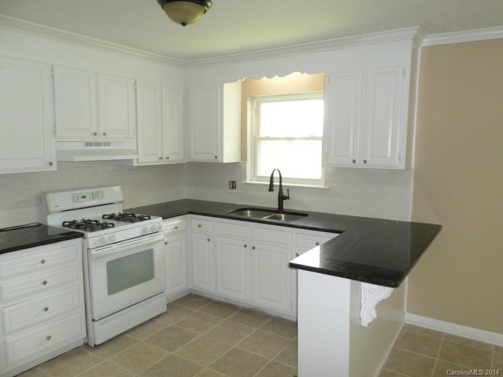 2429 Galloway Road Charlotte, NC 28262 - Photo 2 of 20
