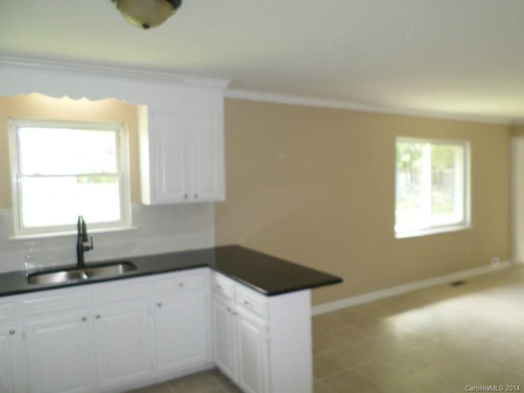 2429 Galloway Road Charlotte, NC 28262 - Photo 4 of 20