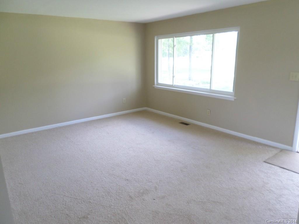 2429 Galloway Road Charlotte, NC 28262 - Photo 7 of 20