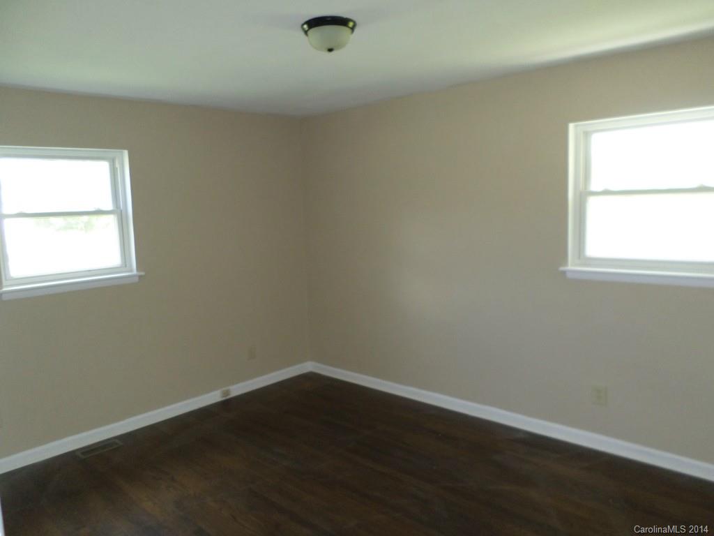 2429 Galloway Road Charlotte, NC 28262 - Photo 9 of 20