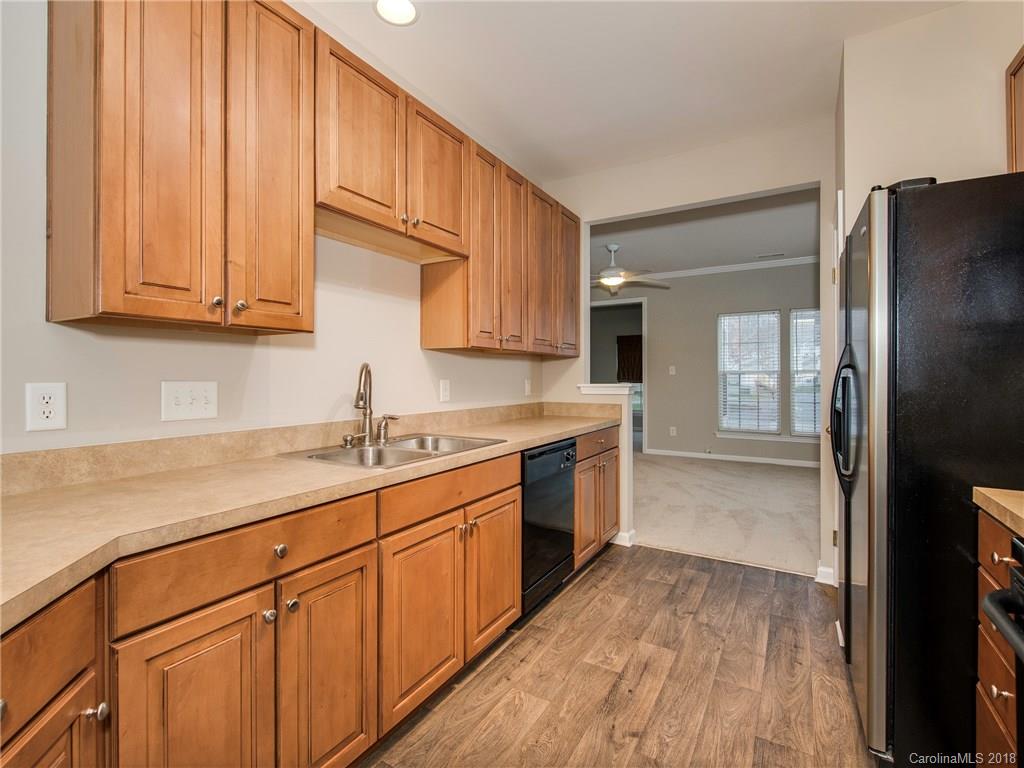 4854 Prosperity Ridge Road, Unit 127 Charlotte, NC 28269 - Photo 6 of 25 Gallery Image 6