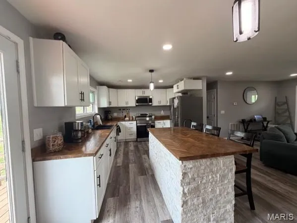 $189,500 | 4836 Highway M Poplar Bluff, Poplar Bluff, MO 63901
