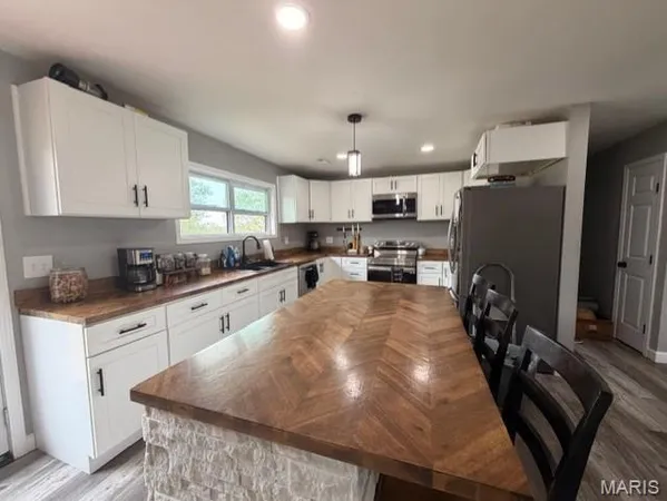 $189,500 | 4836 Highway M Poplar Bluff, Poplar Bluff, MO 63901