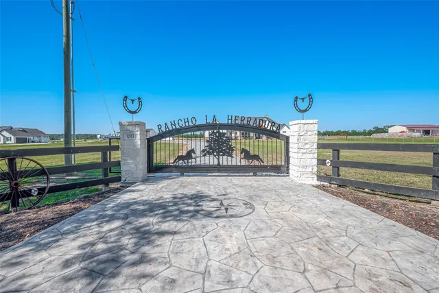 $1,309,500 | 1093 County Road 2285, Dayton, TX 77535