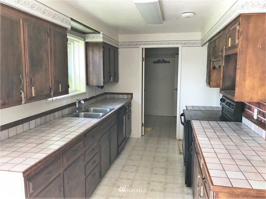 82 Gunn Road Port Angeles, WA 98362 - Photo 12 of 24