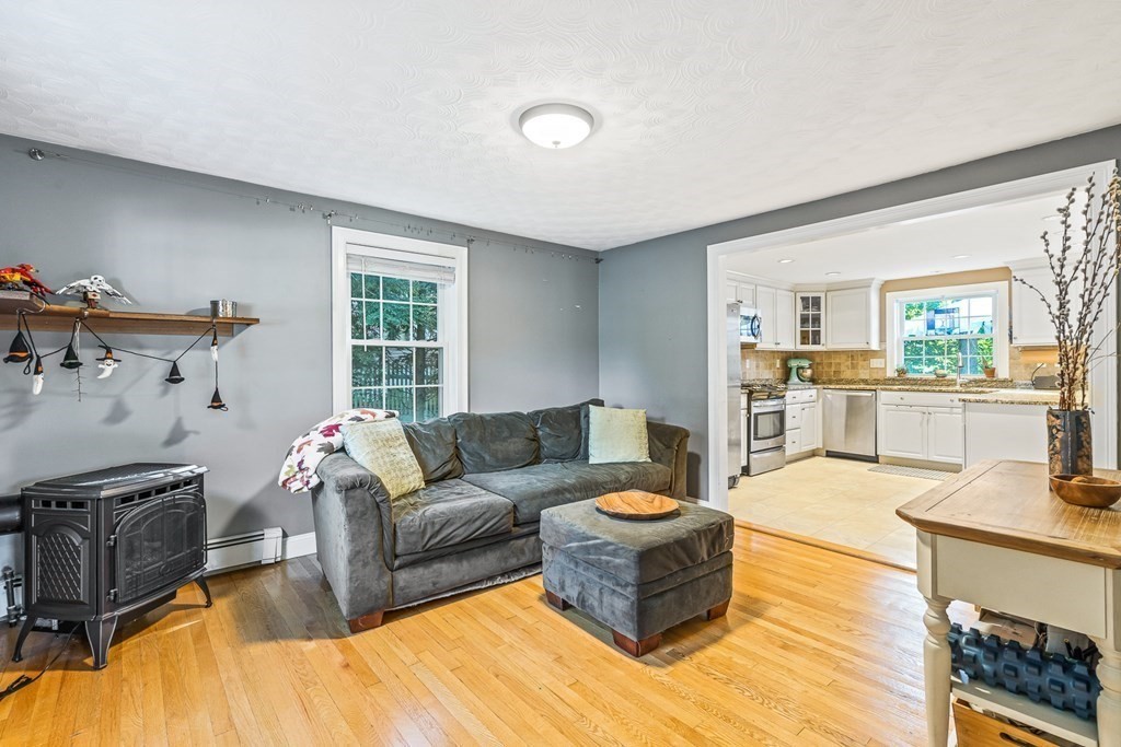 104 Grand Street Reading, MA 01867 - Photo 17 of 42 Gallery Image 17