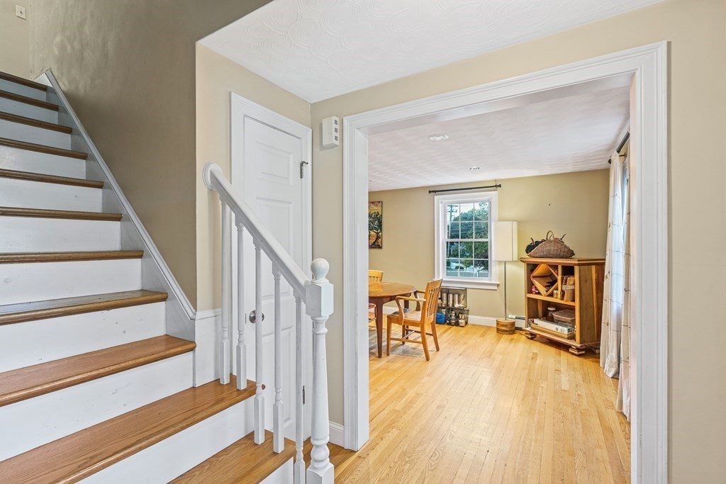 104 Grand Street Reading, MA 01867 - Photo 3 of 42 Gallery Image 3