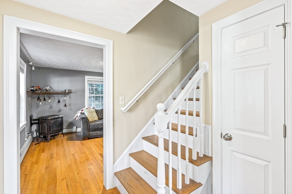 104 Grand Street Reading, MA 01867 - Photo 4 of 42 Gallery Image 4