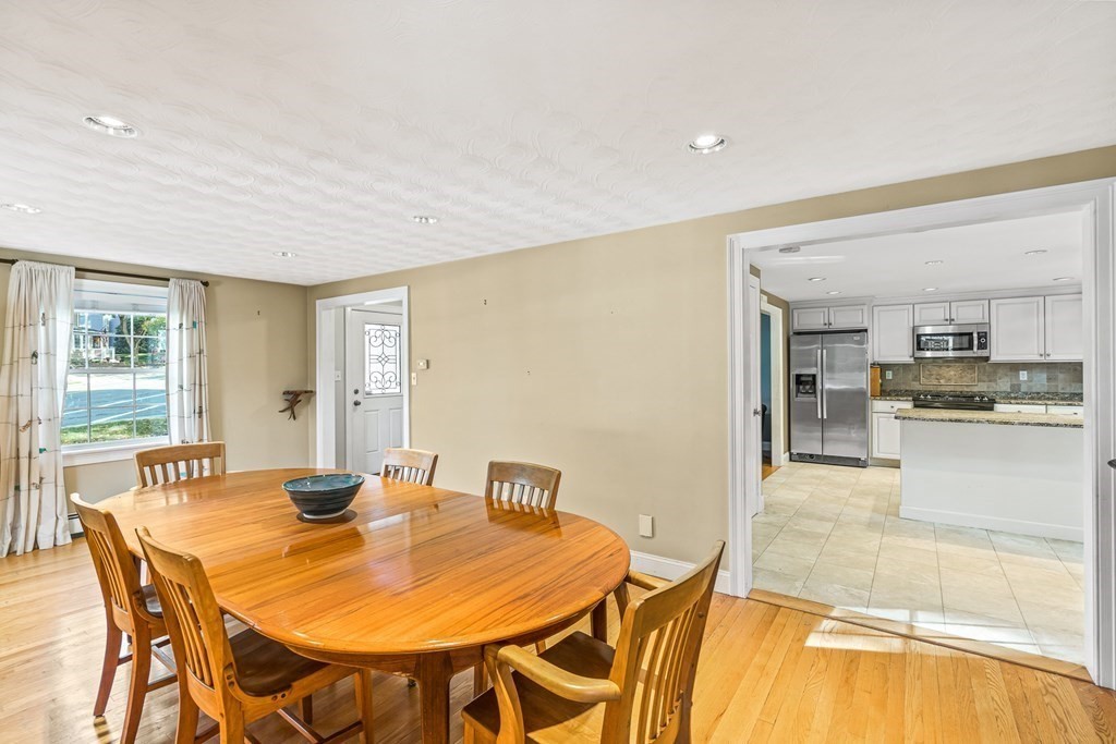 104 Grand Street Reading, MA 01867 - Photo 8 of 42 Gallery Image 8