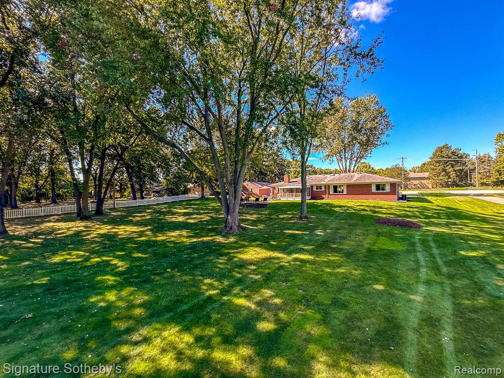 29734 Drake Road Farmington Hills, MI 48331 - Photo 31 of 35