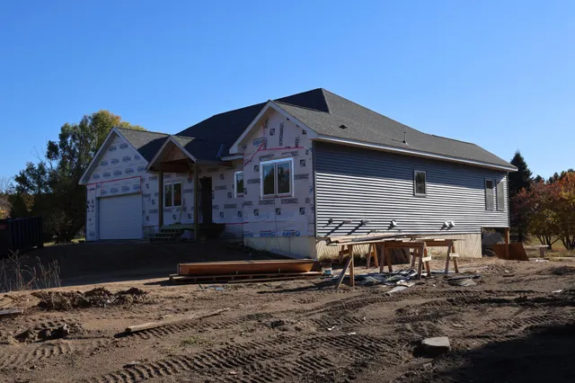 $549,900 | 33006 Hilary Circle, Cambridge, MN 55008