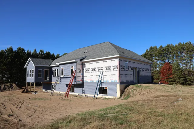 $549,900 | 33006 Hilary Circle, Cambridge, MN 55008