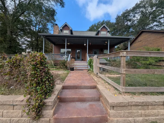 a front view of house with yard