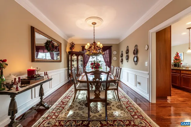 a view of entryway and hall