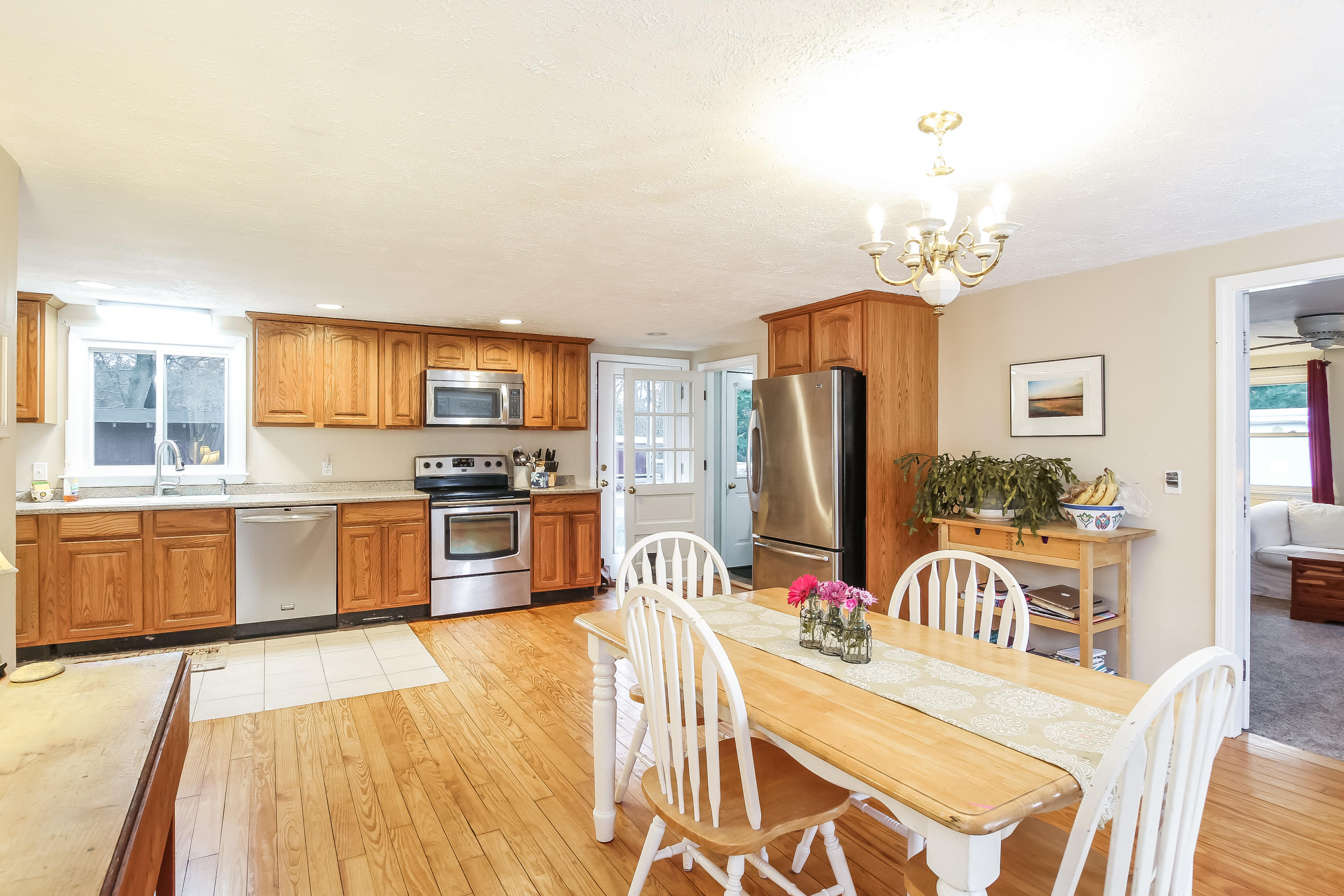 28 Boardley Road Sandwich, MA 02563 - Photo 2 of 27 005-photo--6552056