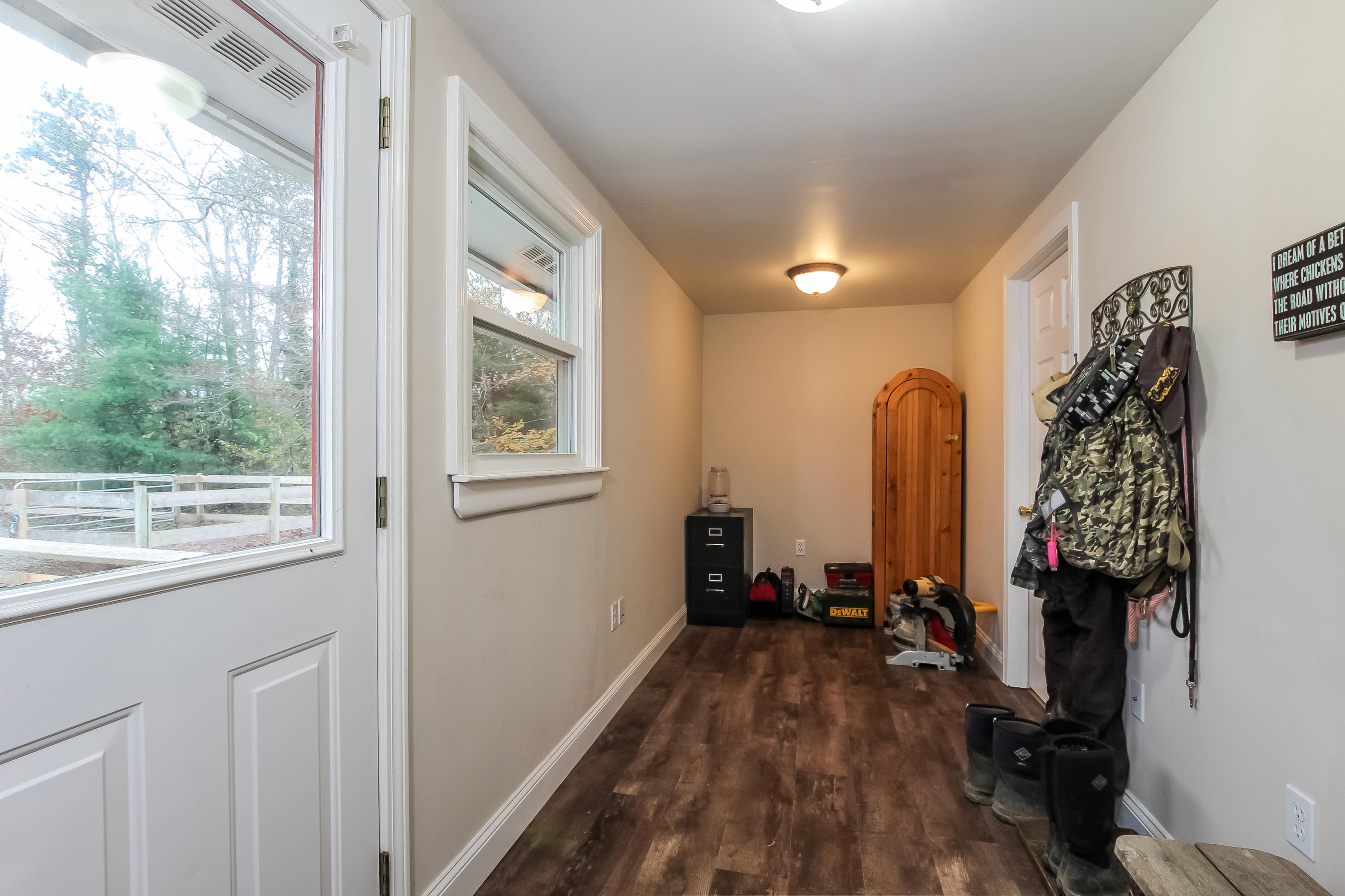 28 Boardley Road Sandwich, MA 02563 - Photo 3 of 27 014-photo--6552043