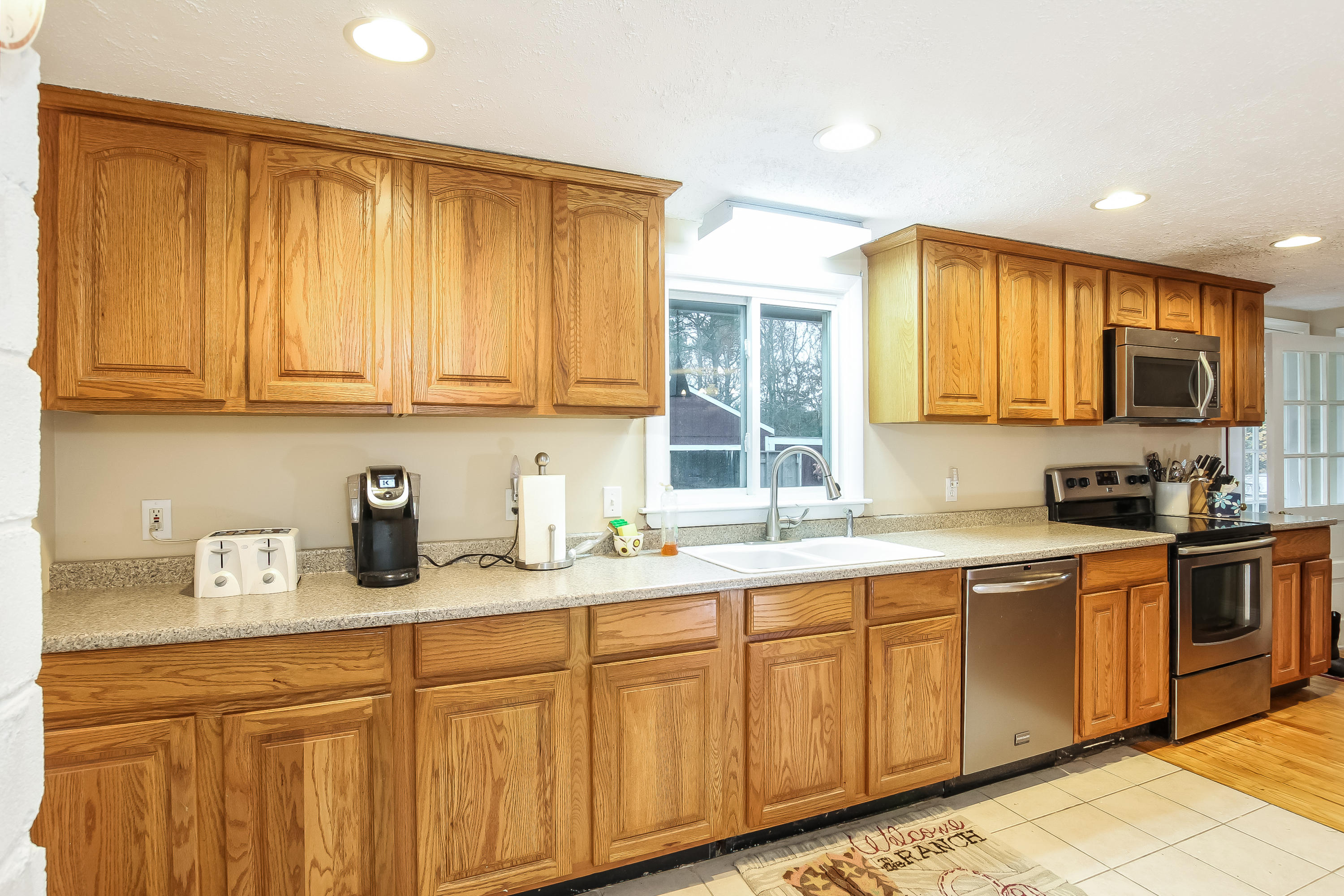28 Boardley Road Sandwich, MA 02563 - Photo 4 of 27 006-photo--6552058