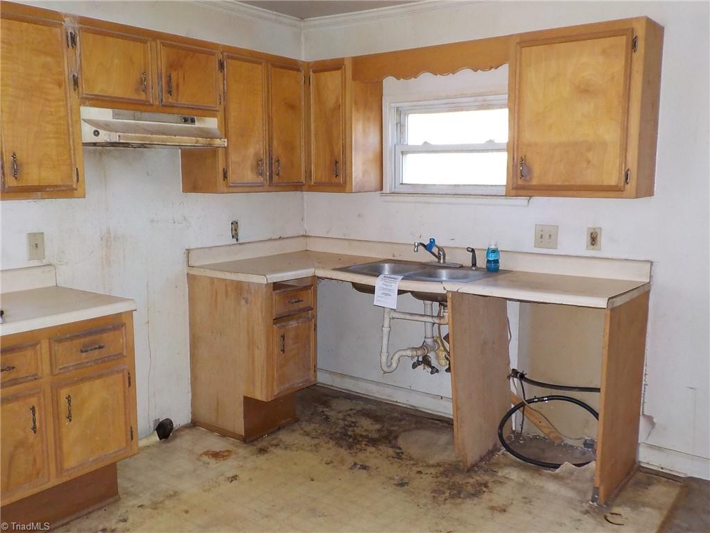 518 Pine Ridge Road Mocksville, NC 27028 - Photo 5 of 9 Kitchen