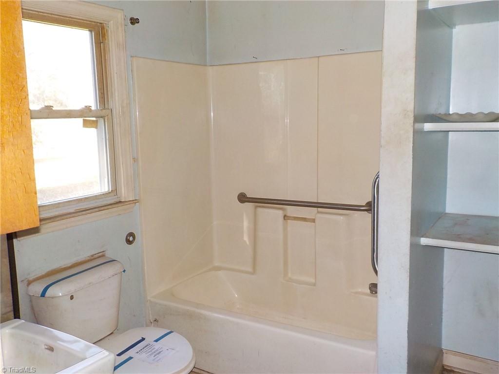 518 Pine Ridge Road Mocksville, NC 27028 - Photo 7 of 9 Bath