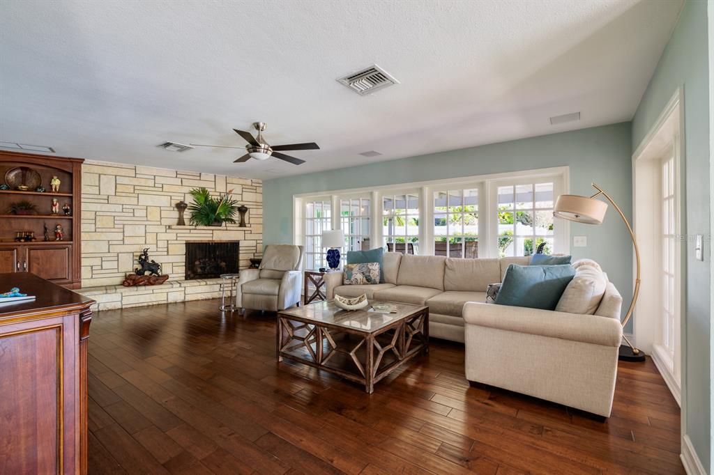 2309 Jones Court Dunedin, FL 34698 - Photo 14 of 55