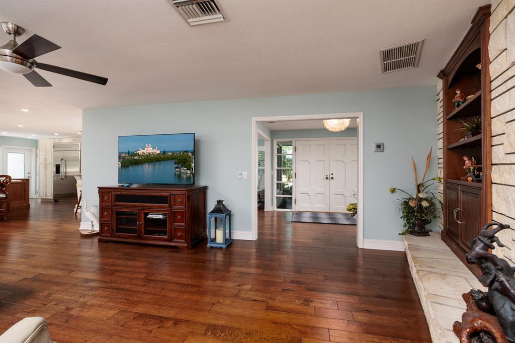 2309 Jones Court Dunedin, FL 34698 - Photo 15 of 55