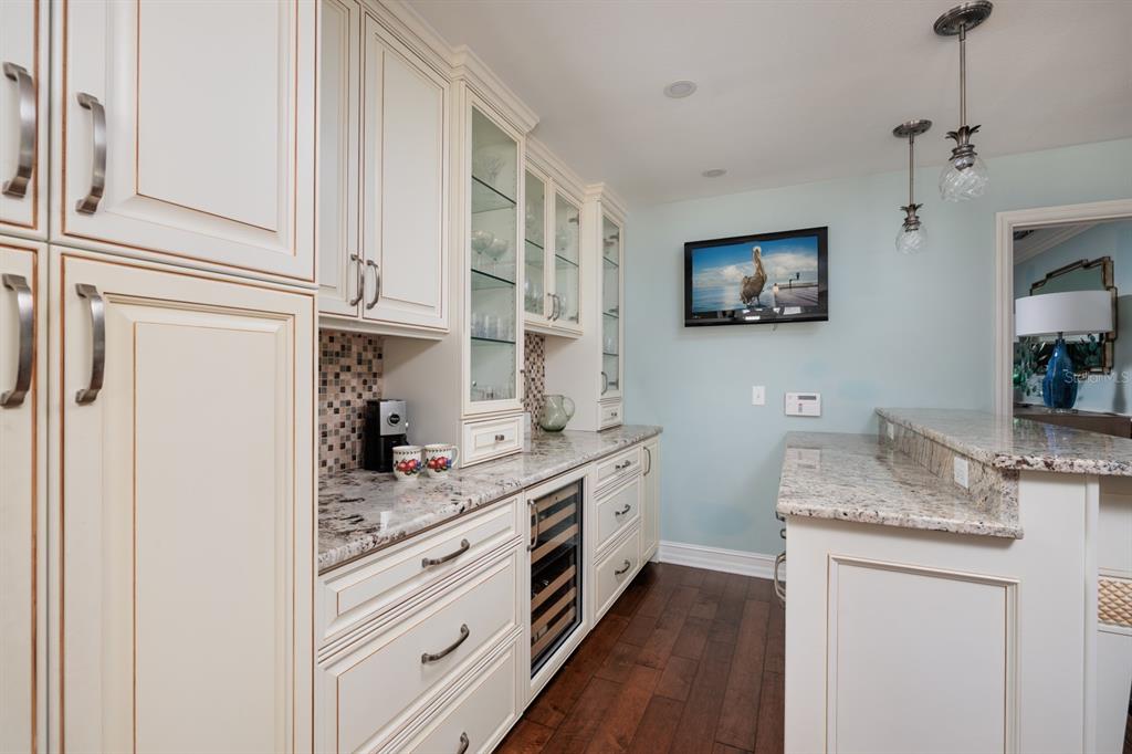 2309 Jones Court Dunedin, FL 34698 - Photo 10 of 55