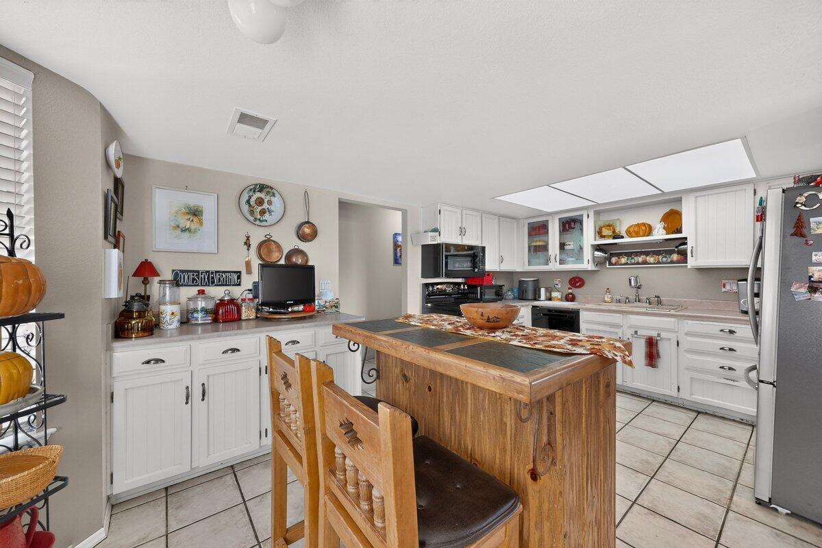 614 Lakeview Circle Southeast Rio Rancho, NM 87124 - Photo 7 of 21 Gallery Image 7