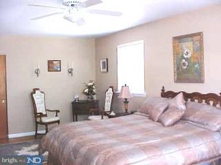 1311 Cherry Tree Road Aston, PA 19014 - Photo 5 of 6