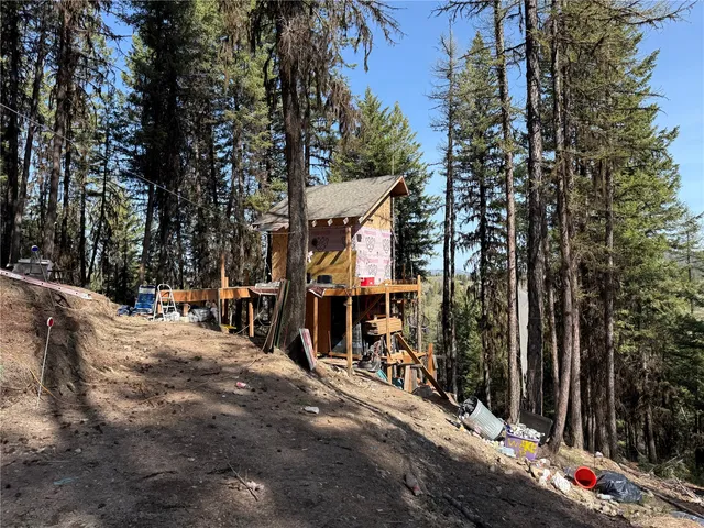 a view of street with house