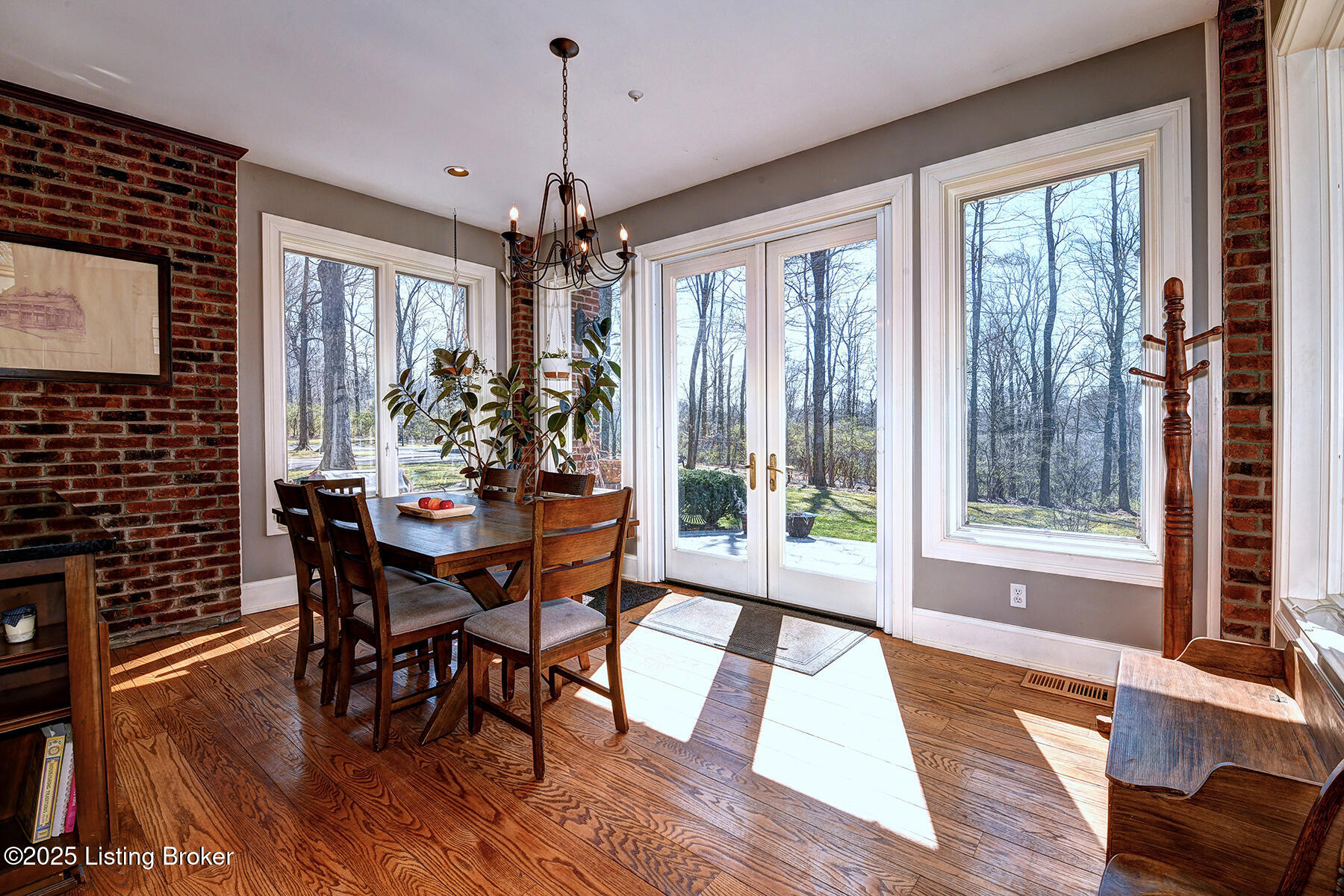 4226 Dolphin Road Louisville, KY 40220 - Photo 32 of 125 Eat-in Kitchen with Floor to Ceiling Windows