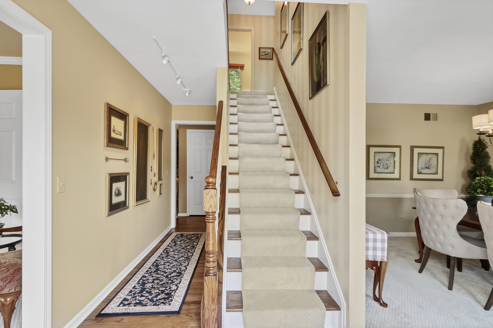 535 Cross Road Gurnee, IL 60031 - Photo 6 of 46