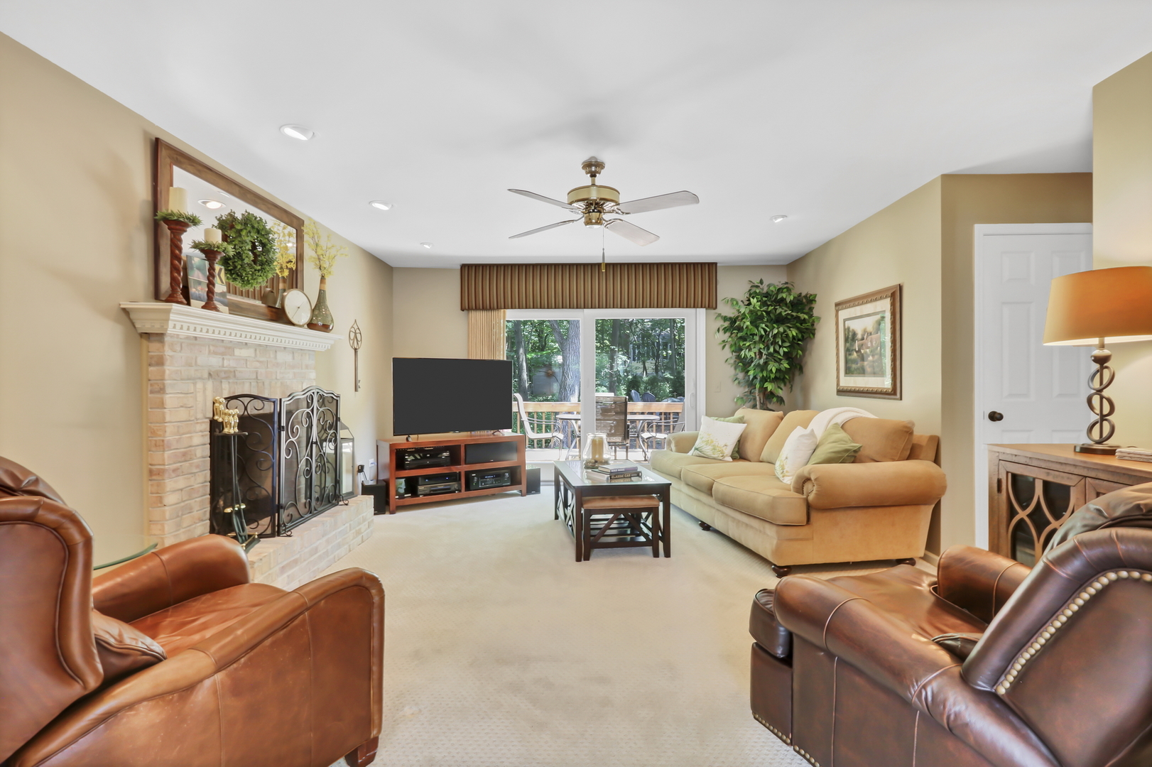 535 Cross Road Gurnee, IL 60031 - Photo 9 of 46