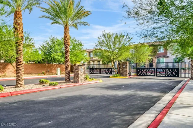 $2,050 | 25 Barbara Lane, Unit 80, Las Vegas, NV 89183
