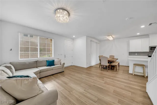 $2,050 | 25 Barbara Lane, Unit 80, Las Vegas, NV 89183